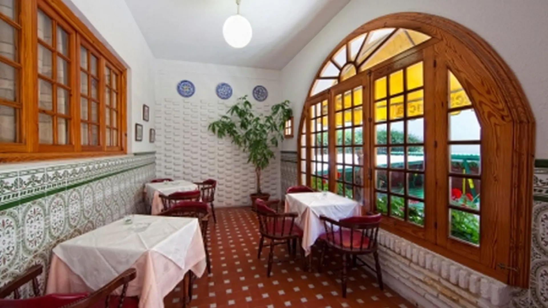 Hotel Regio 2 Cadiz 3*,