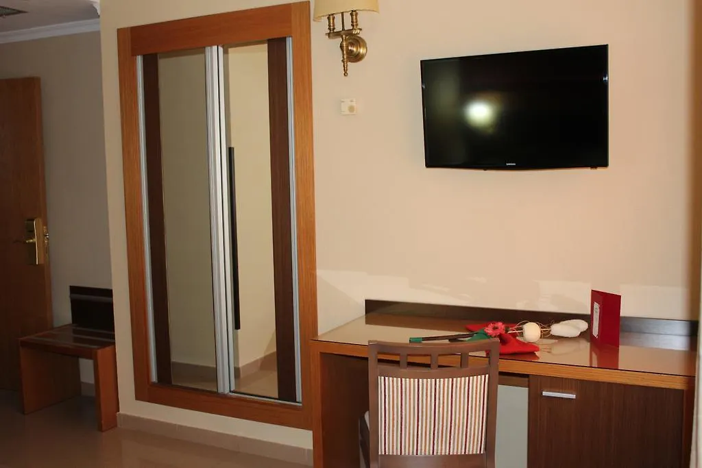 Hotel Regio 2 Cadiz 3*,
